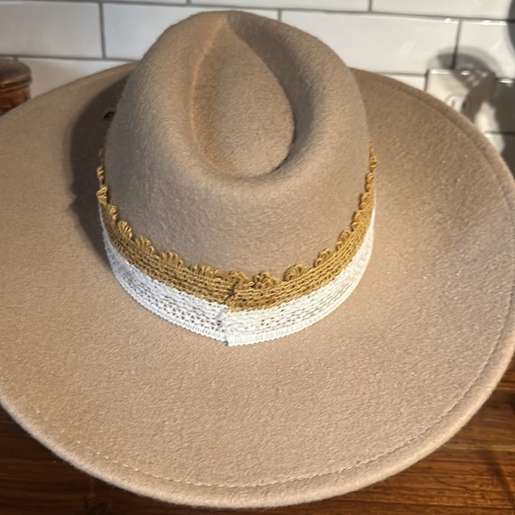 Rubi hand made hat. Hat is by rubi. Everything else by me. Everyone loves owl main image 4